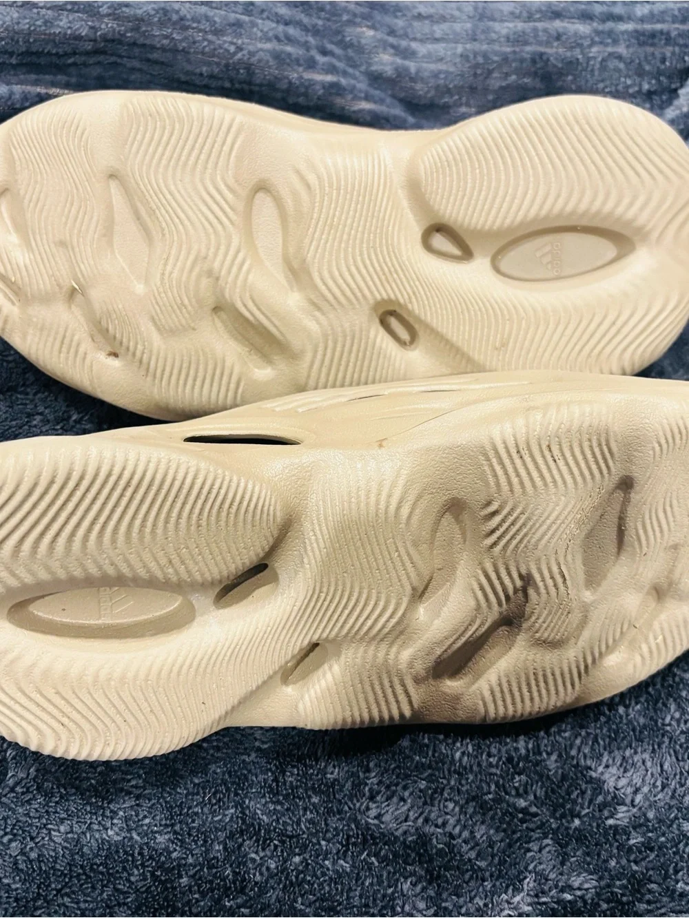 Yeezy 500 cream trainers